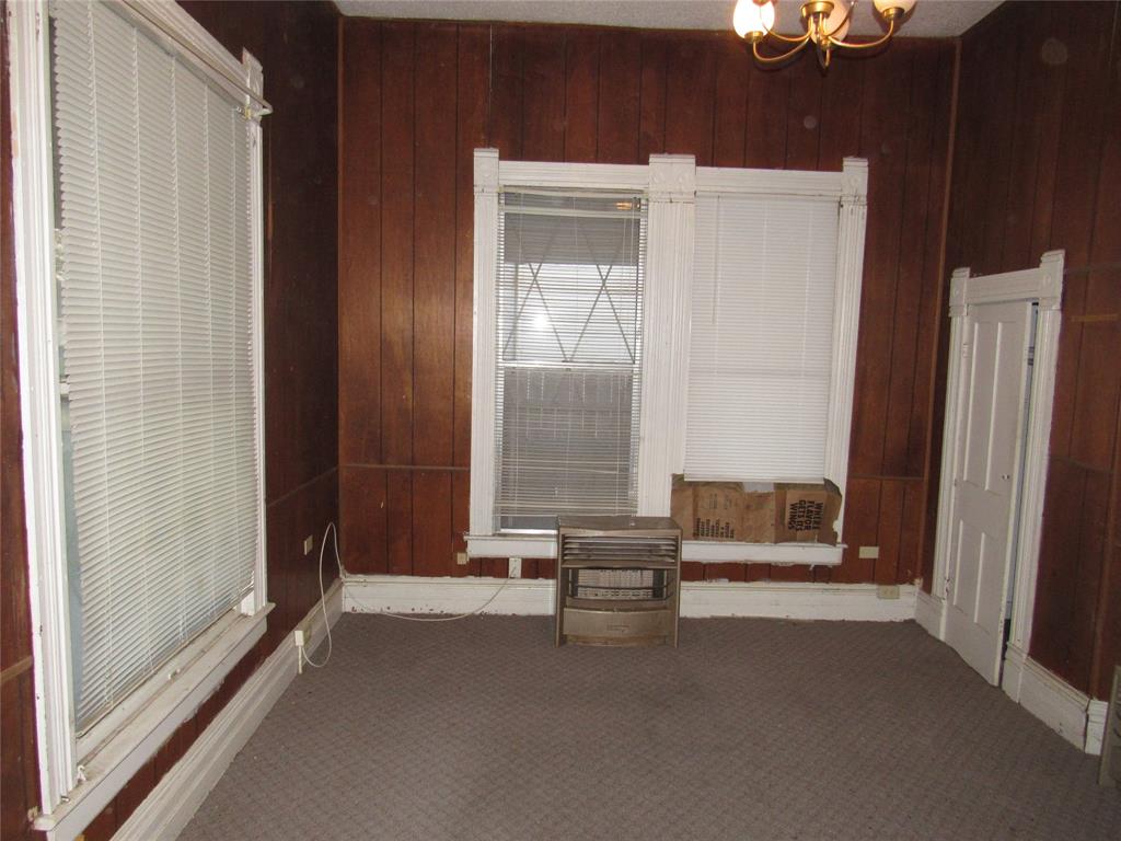 1622 North 6th Street Waco, TX 76707 - Photo 8 of 17 a view of room with windows and entryway