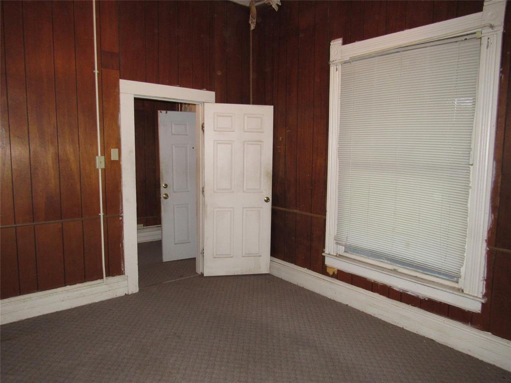 1622 North 6th Street Waco, TX 76707 - Photo 9 of 17 an empty room with closet