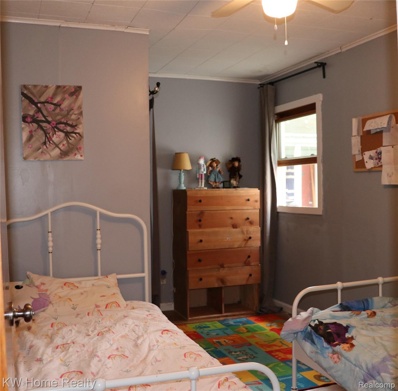 2706 Norton Lawn Street Rochester, MI 48307 - Photo 19 of 29 Bedroom