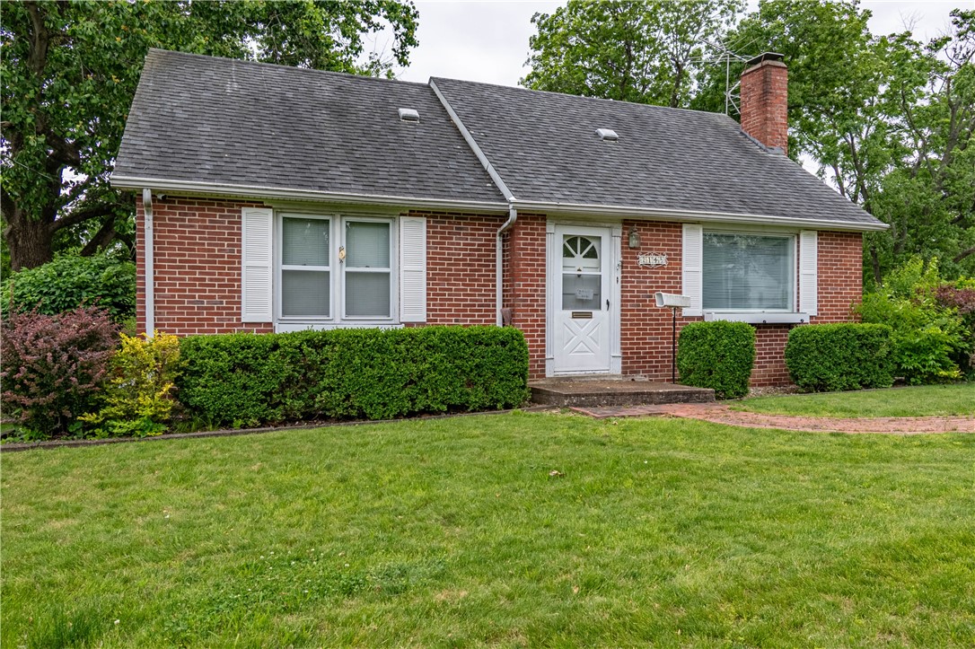 2145 West Waggoner Street Decatur, IL 62526 - Photo 3 of 22