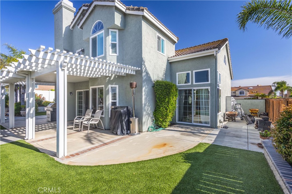 31858 Valone Court Temecula, CA 92591 - Photo 30 of 45 a view of a house with yard and sitting area