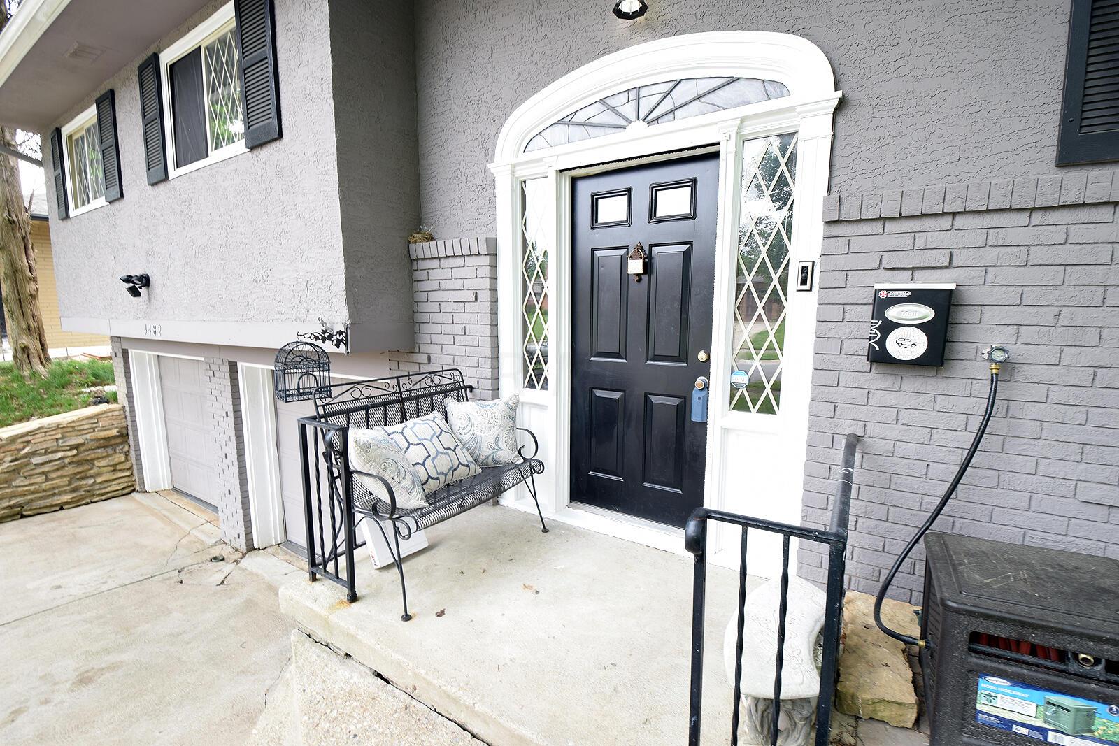 4482 Sandy Lane Road Columbus, OH 43224 - Photo 4 of 47 4 Front Porch