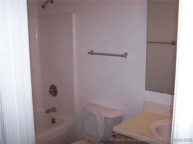 $221,500 | 2906 Kingfisher Drive, Fayetteville, NC 28306