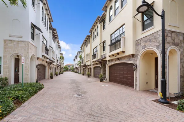 $4,999 | 614 Windward Circle, Boynton Beach, FL 33435