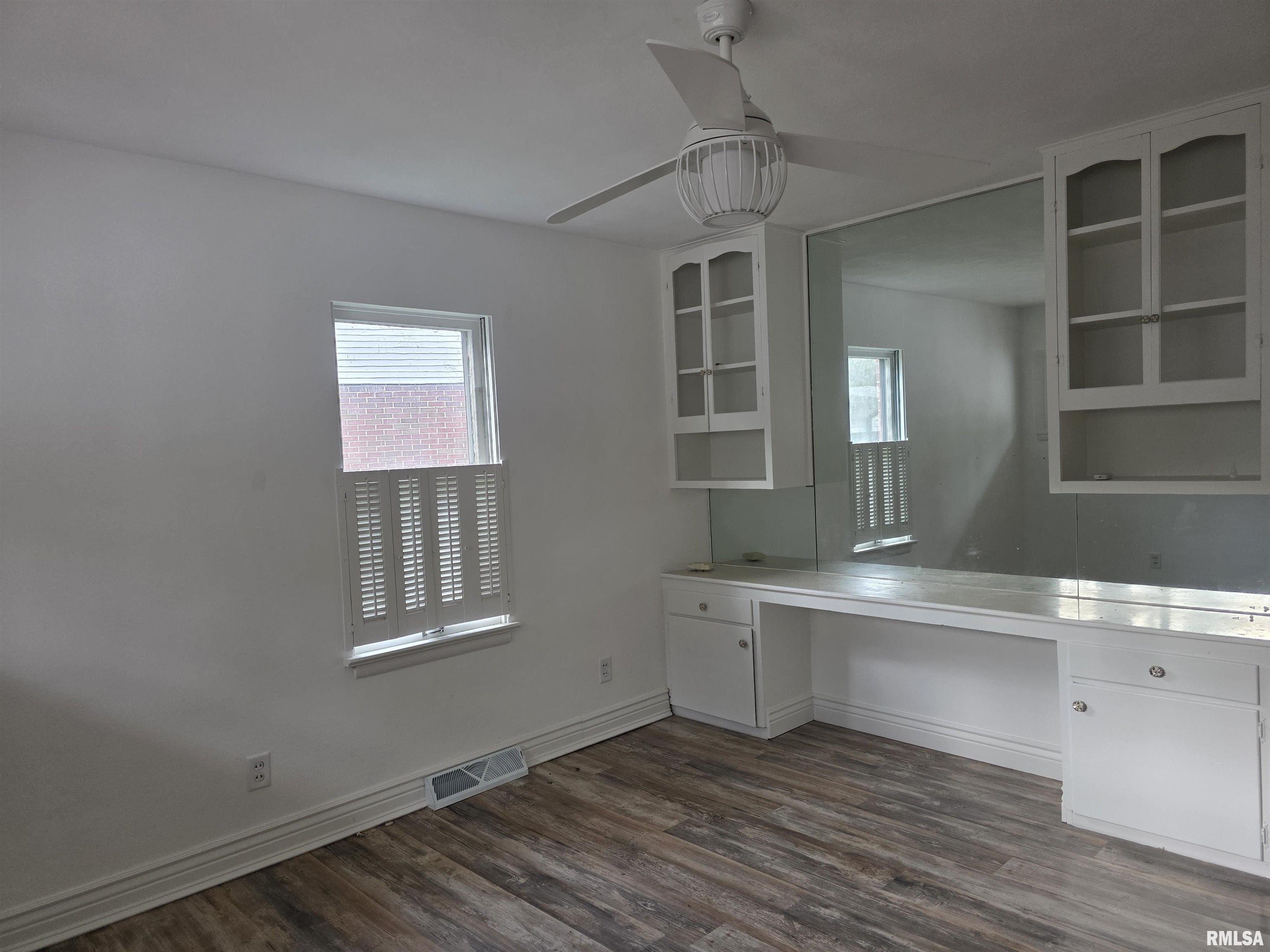 32 Circle Drive Centralia, IL 62801 - Photo 17 of 26