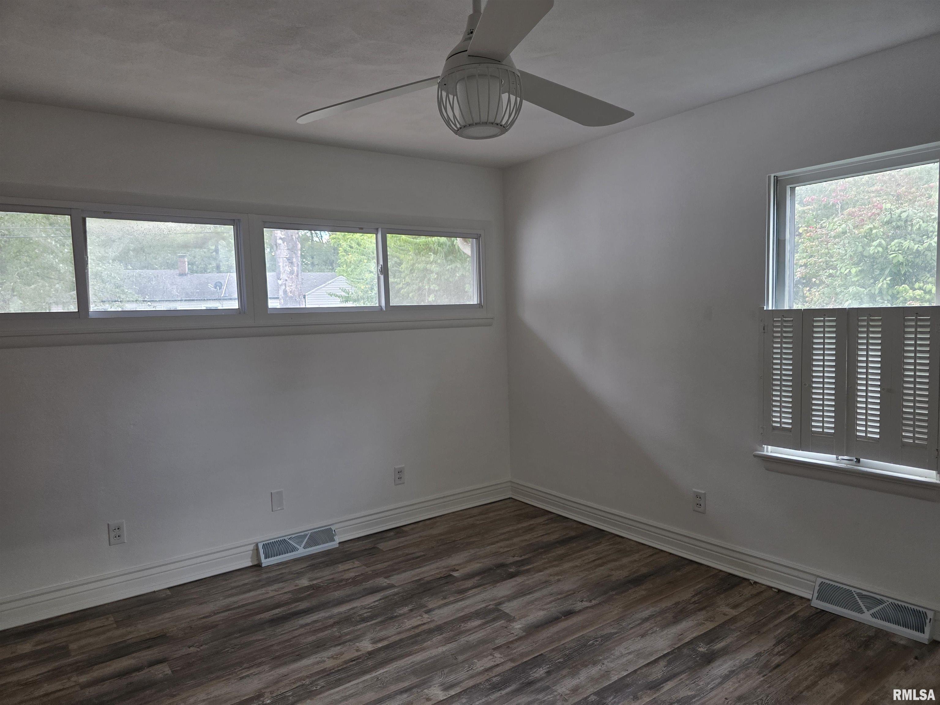 32 Circle Drive Centralia, IL 62801 - Photo 18 of 26