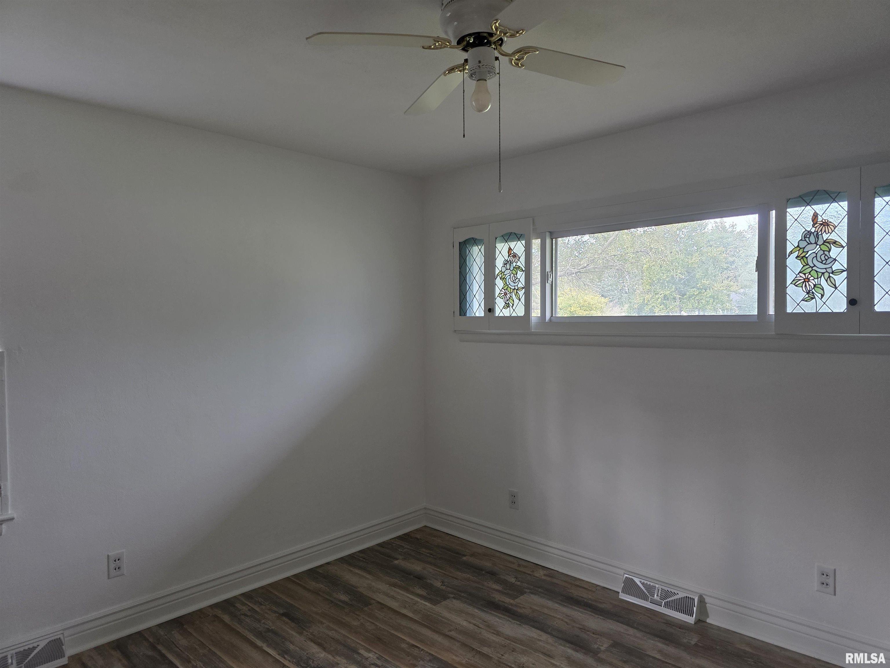 32 Circle Drive Centralia, IL 62801 - Photo 21 of 26