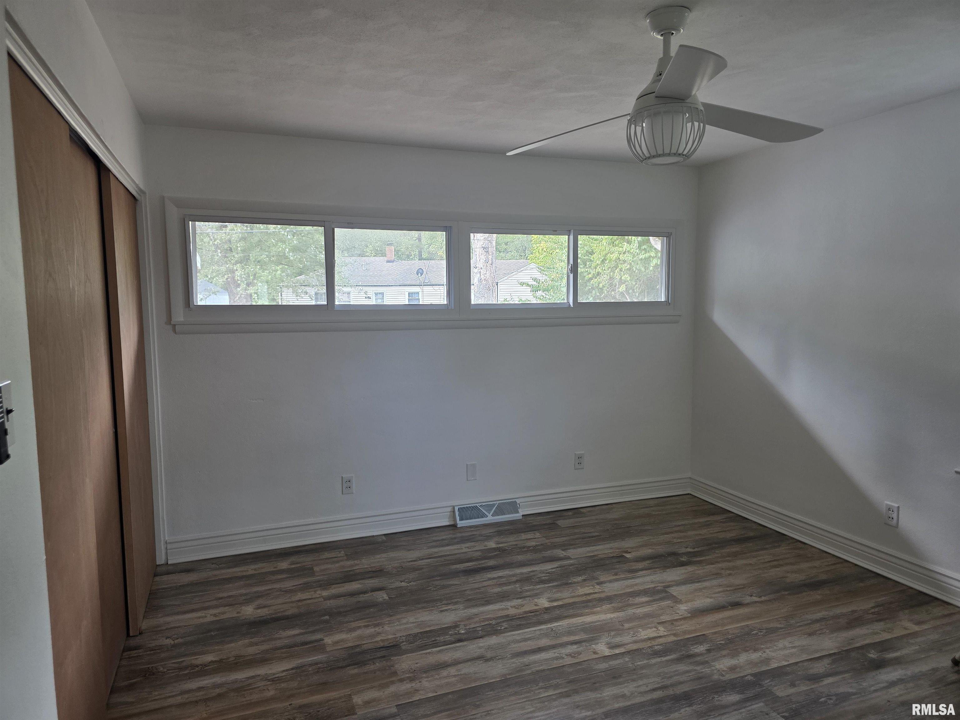 32 Circle Drive Centralia, IL 62801 - Photo 24 of 26