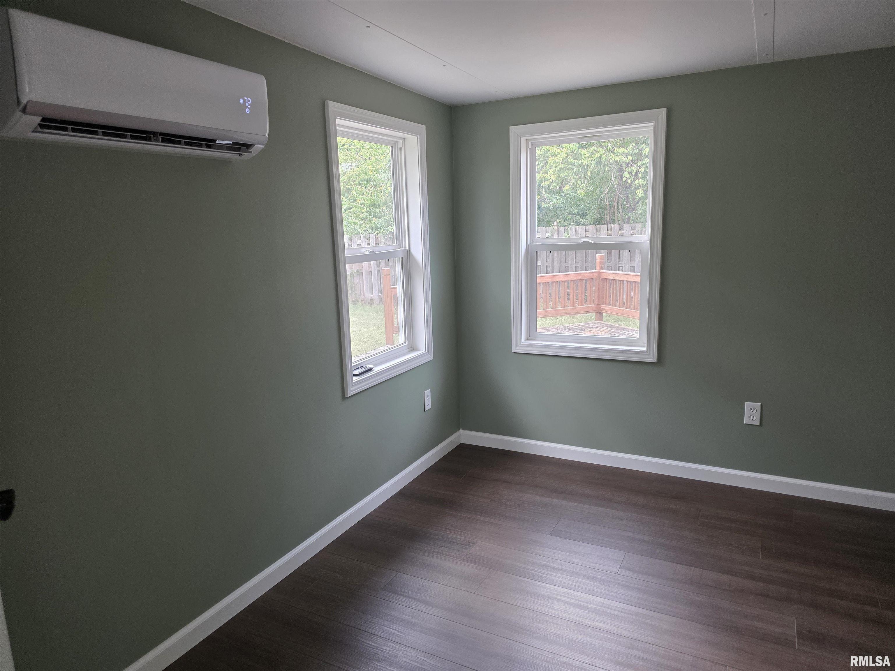 32 Circle Drive Centralia, IL 62801 - Photo 9 of 26