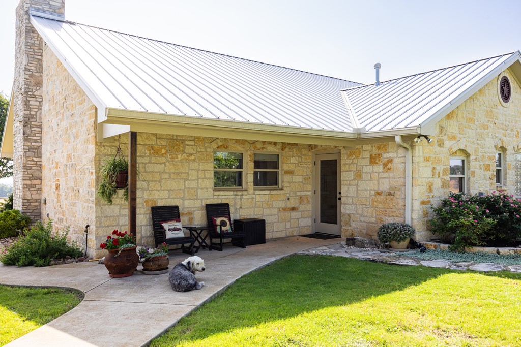 2377 Aviation Loop Fredericksburg, TX 78624 - Photo 17 of 76