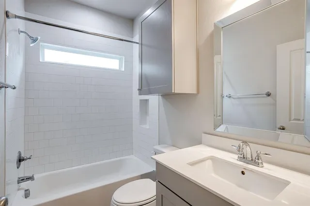 $3,000 | 3320 Mission Street, Fort Worth, TX 76109