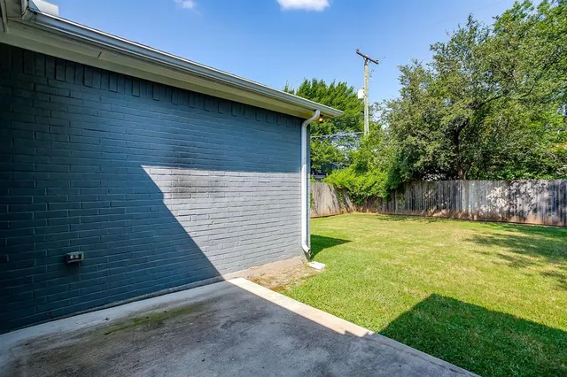 $3,000 | 3320 Mission Street, Fort Worth, TX 76109