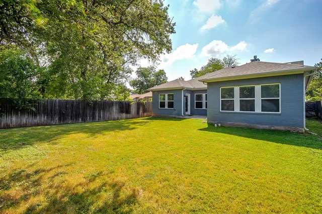 $3,000 | 3320 Mission Street, Fort Worth, TX 76109