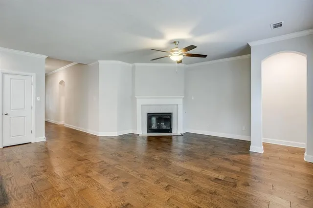 $3,000 | 3320 Mission Street, Fort Worth, TX 76109