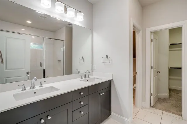 $3,000 | 3320 Mission Street, Fort Worth, TX 76109