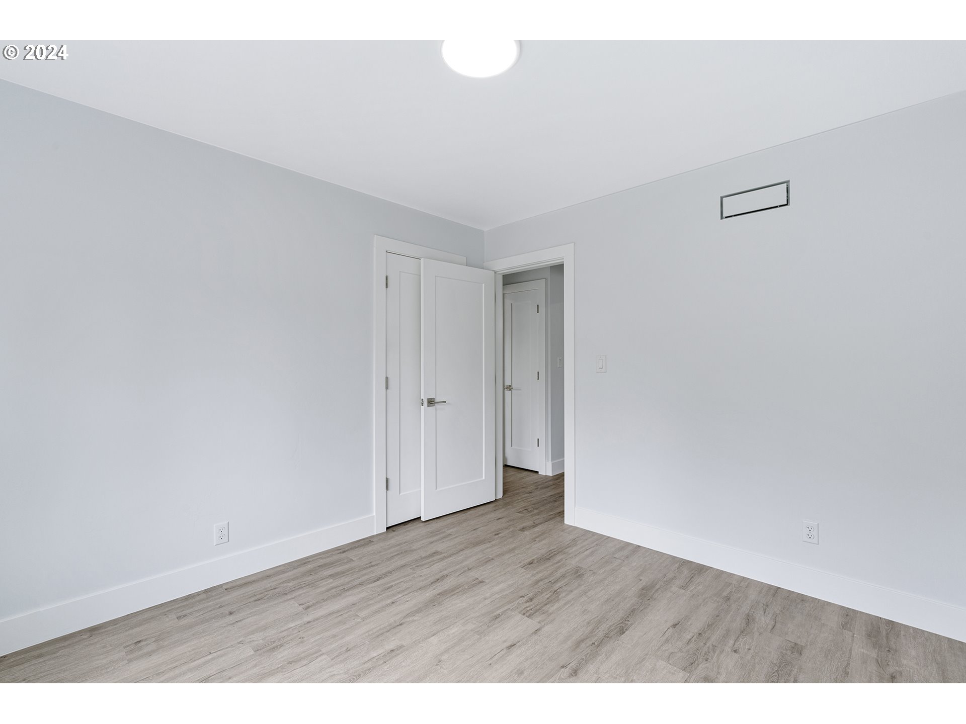 9045 Southeast Morrison Street Portland, OR 97216 - Photo 16 of 35 a view of an empty room