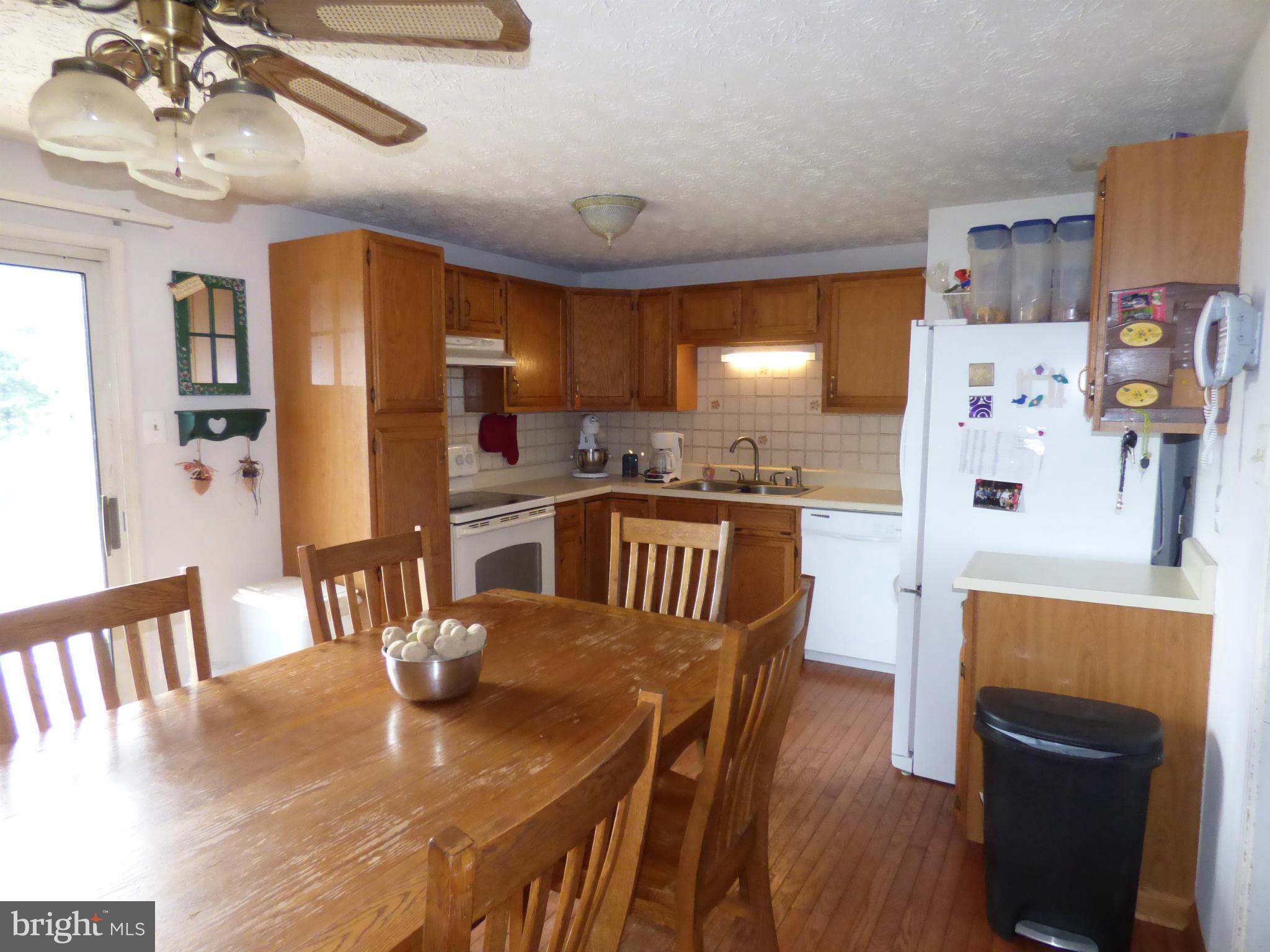 4707 Alesia Lineboro Road Manchester, MD 21102 - Photo 8 of 25 Kitchen