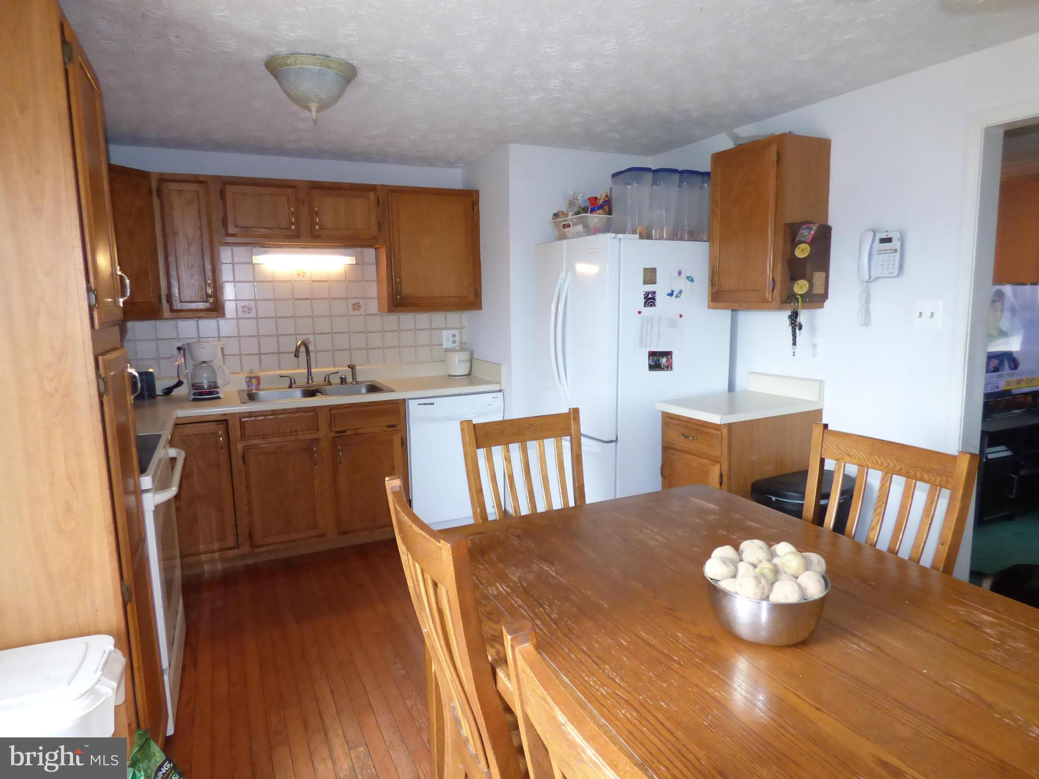 4707 Alesia Lineboro Road Manchester, MD 21102 - Photo 9 of 25 Kitchen
