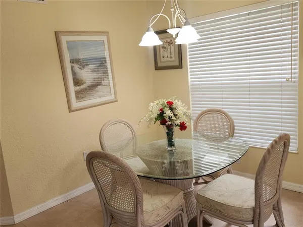 $2,000 | 6872 Fairview Terrace, Unit 101, Bradenton, FL 34203