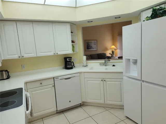 $2,000 | 6872 Fairview Terrace, Unit 101, Bradenton, FL 34203