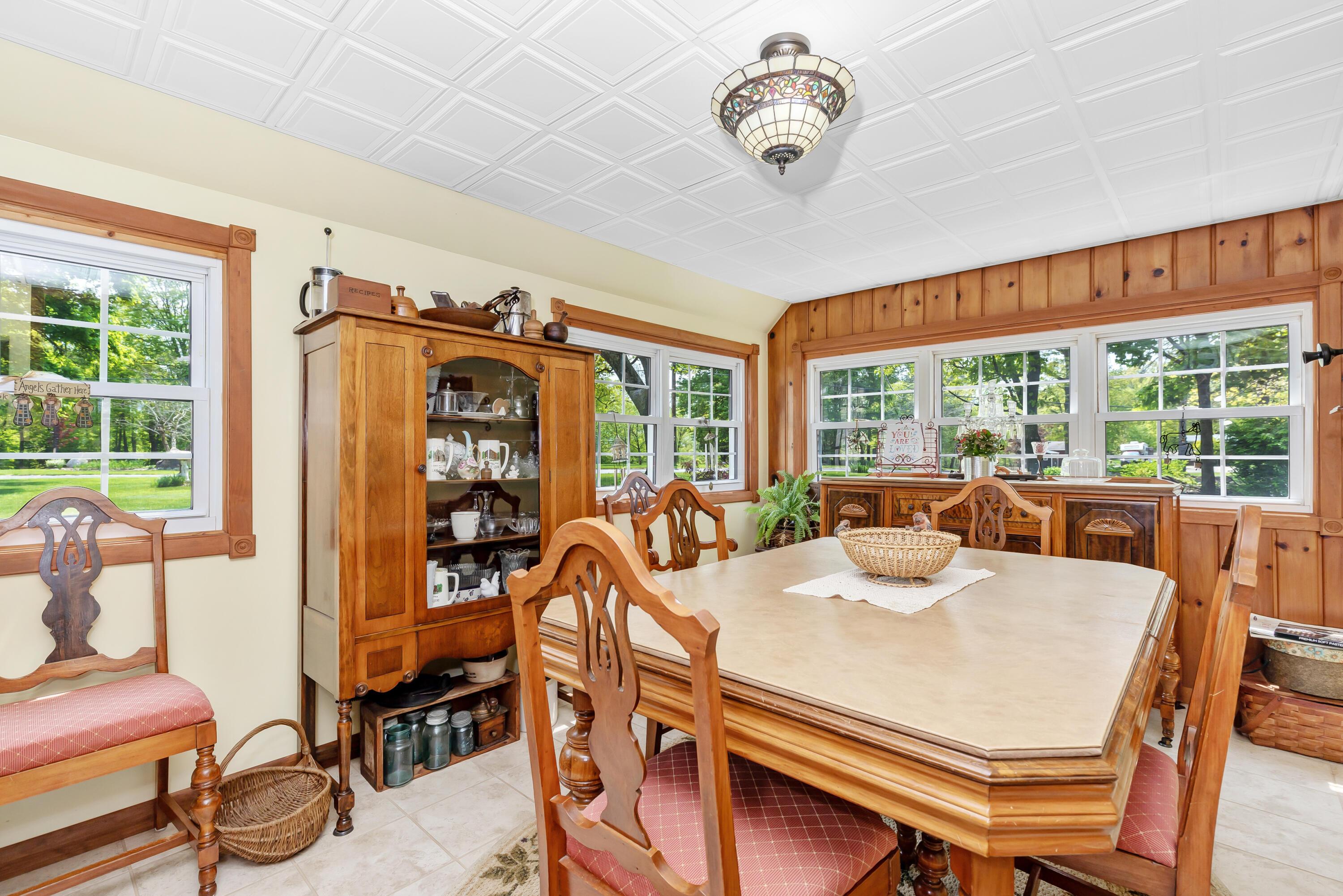 7511 Ballou Road Newark, OH 43056 - Photo 11 of 29 Dining Room