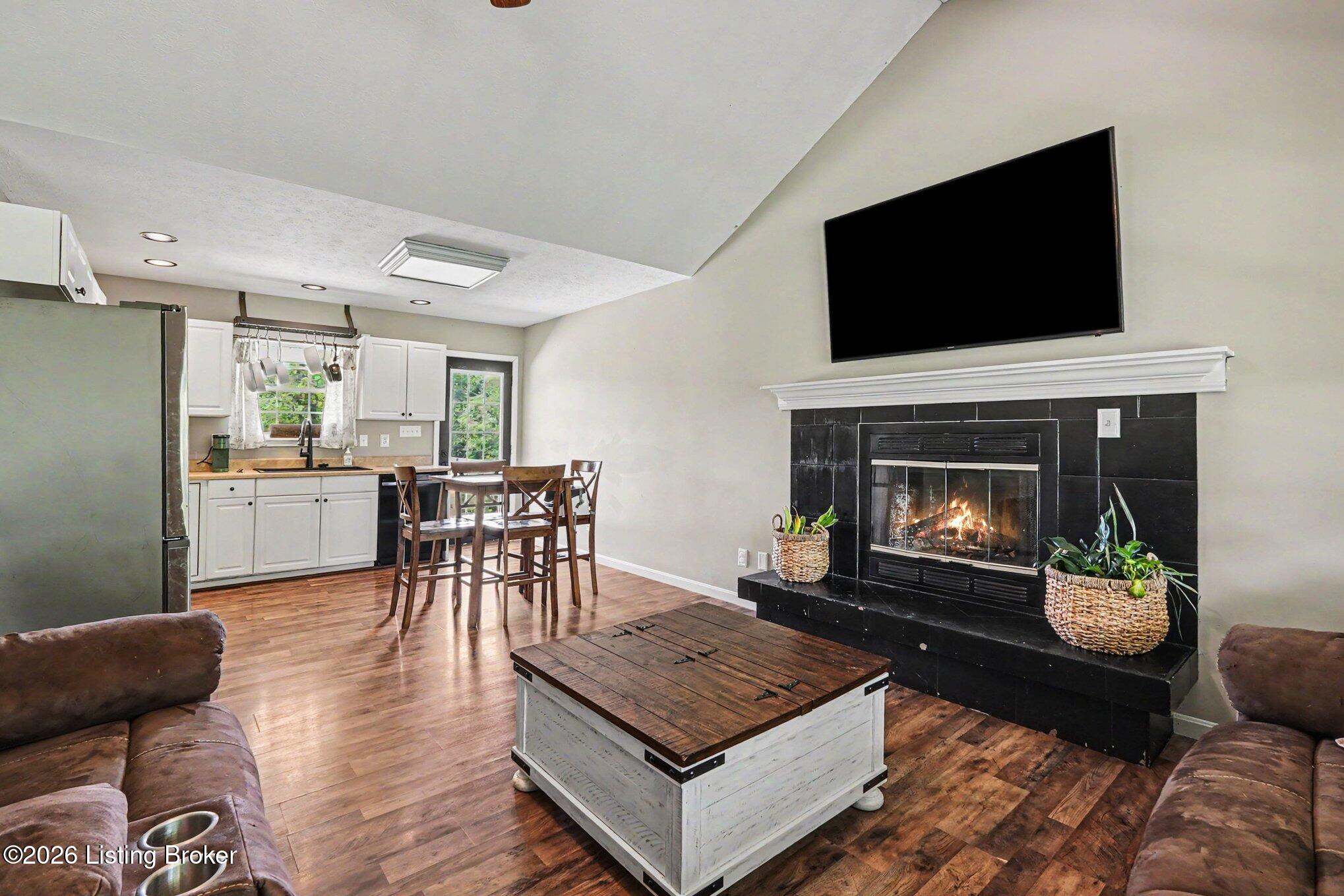 3455 Christianburg Road Bagdad, KY 40003 - Photo 7 of 38 Living Room