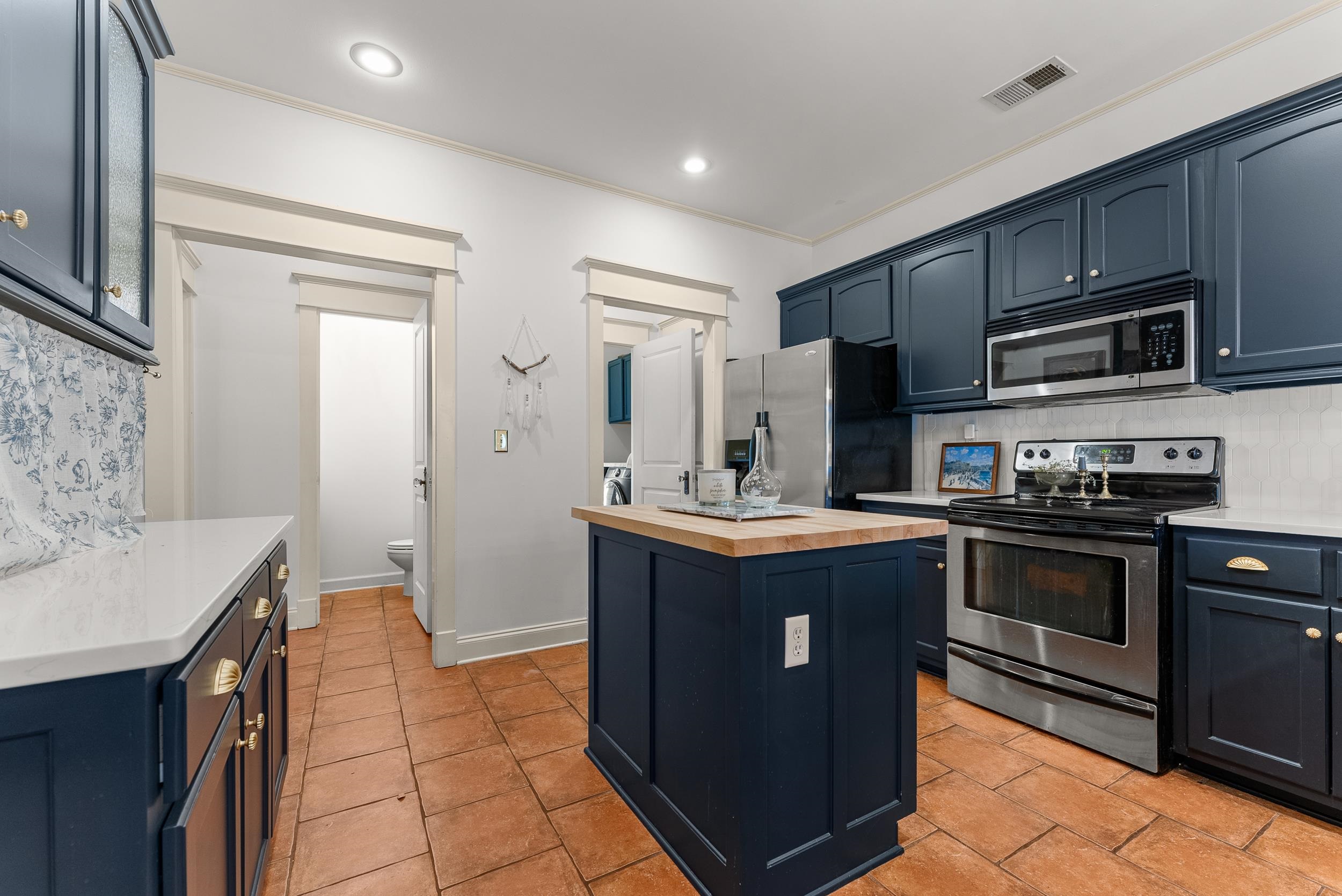 1044 South Rembert Street Memphis, TN 38104 - Photo 2 of 29