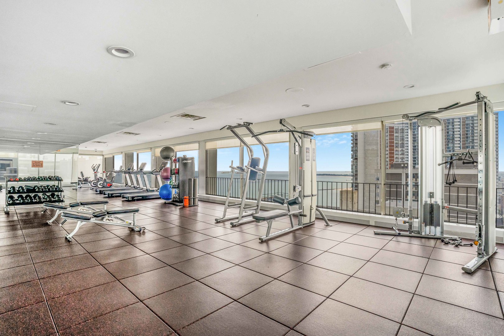 6171 North Sheridan Road, Unit 1804 Chicago, IL 60660 - Photo 16 of 29