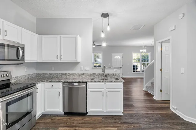 $395,000 | 318 Glaston Court, Apex, NC 27502