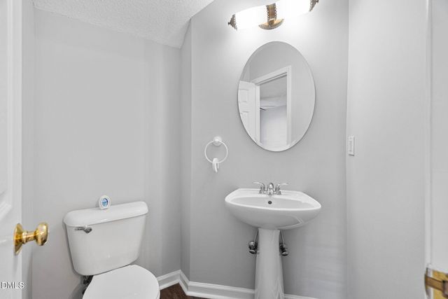 $395,000 | 318 Glaston Court, Apex, NC 27502