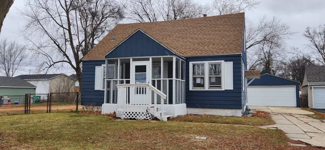 $1,700 | 532 Anna Avenue, Machesney Park, IL 61115