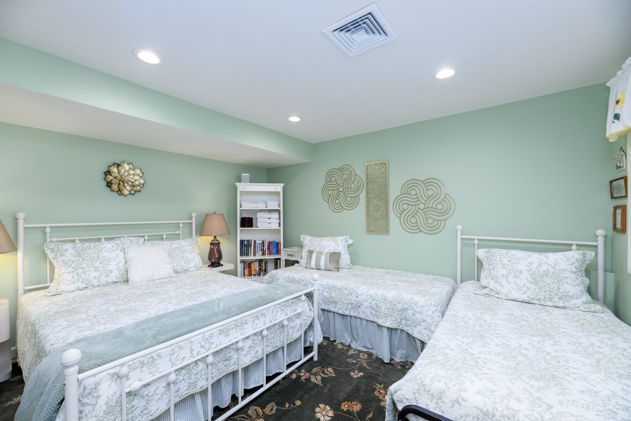 186 Lake Road Sturbridge, MA 01518 - Photo 29 of 42 Gallery Image 29