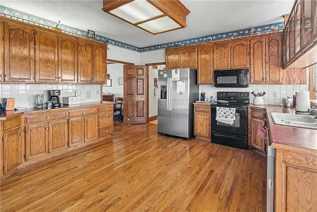 $849,950 | 2400 Northeast 132nd Street, Kansas City, MO 64165