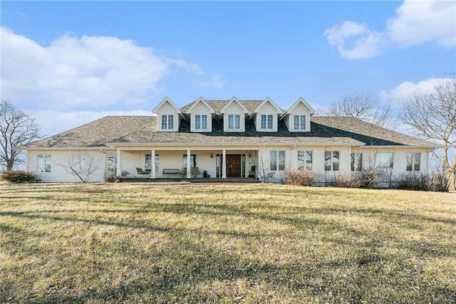 $849,950 | 2400 Northeast 132nd Street, Kansas City, MO 64165