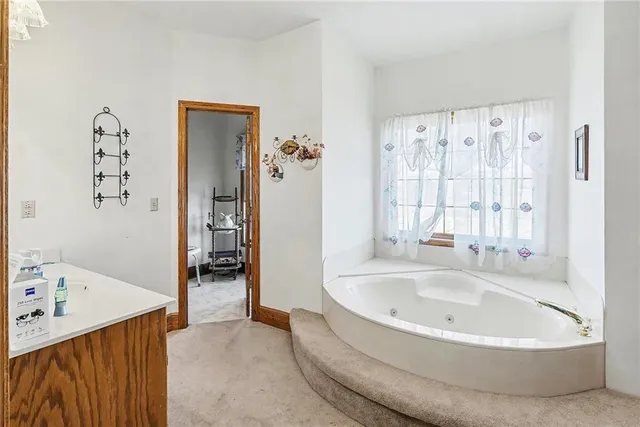 $849,950 | 2400 Northeast 132nd Street, Kansas City, MO 64165