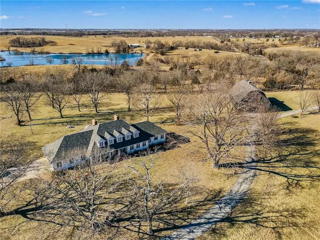 $849,950 | 2400 Northeast 132nd Street, Kansas City, MO 64165