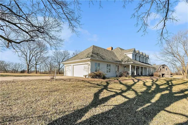 $849,950 | 2400 Northeast 132nd Street, Kansas City, MO 64165