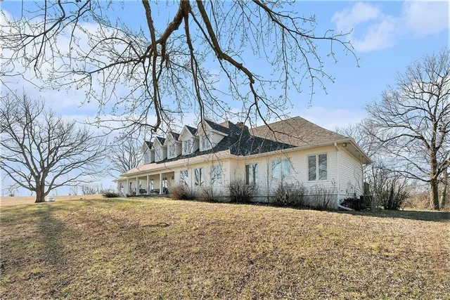 $849,950 | 2400 Northeast 132nd Street, Kansas City, MO 64165