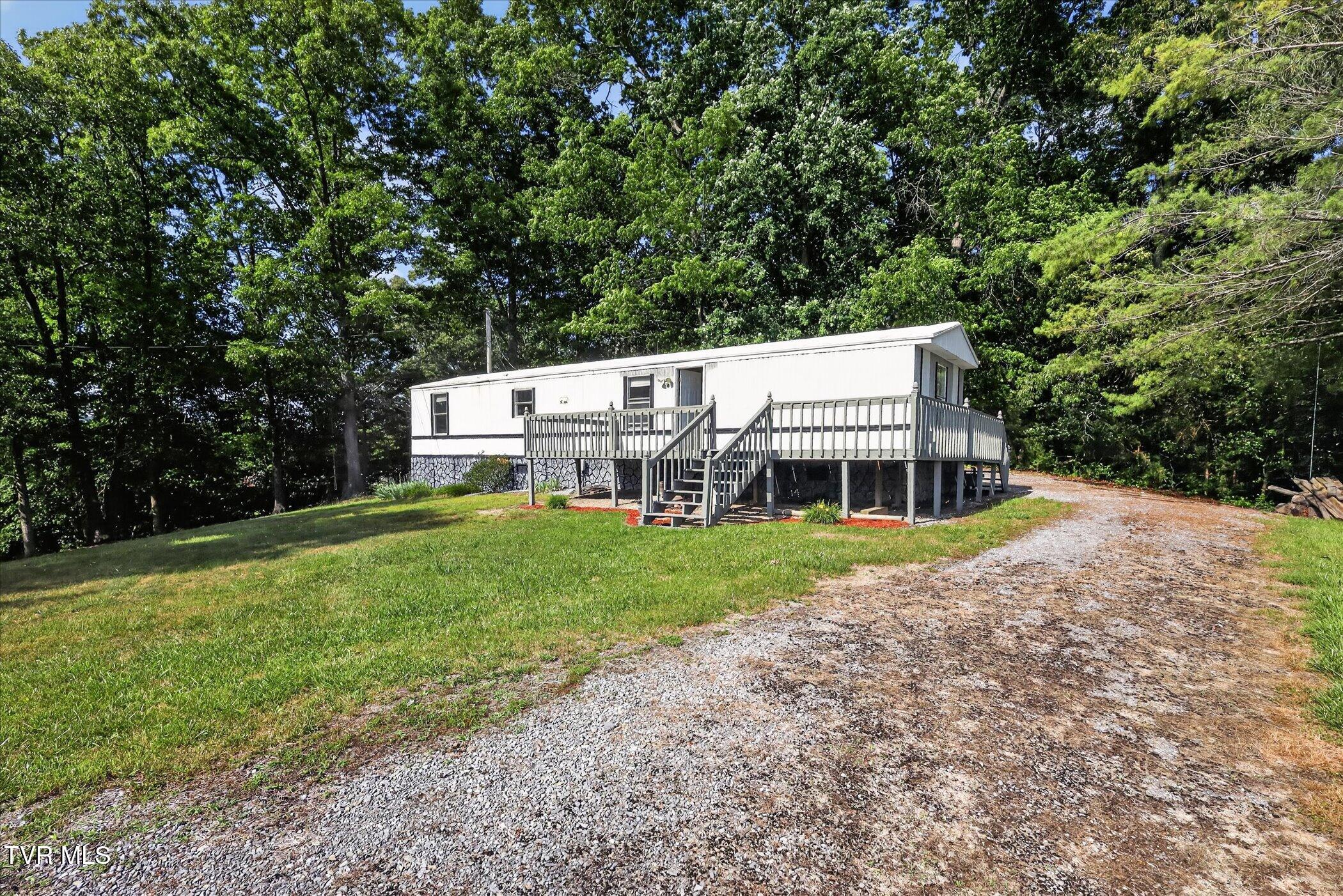 19004 Cleveland Road Abingdon, VA 24211 - Photo 35 of 57 04-19004-Cleveland-Rd-WindowStill