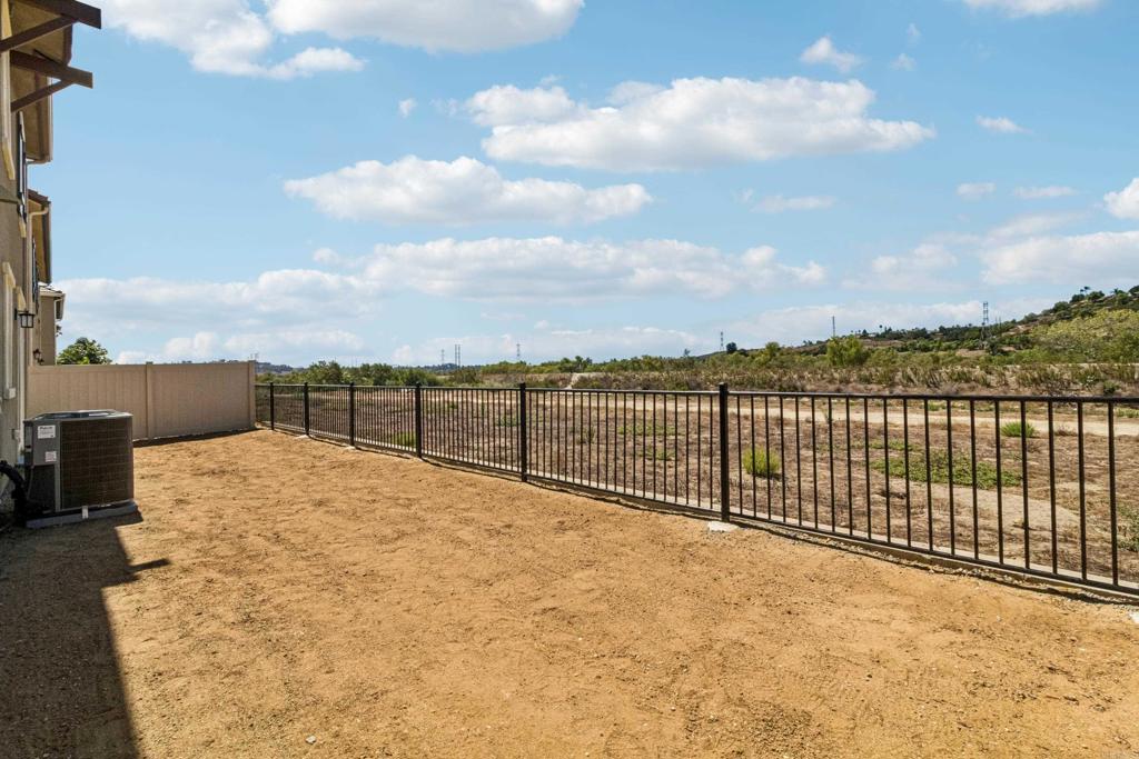 725 Kingbird Loop Oceanside, CA 92058 - Photo 4 of 61 Gallery Image 4