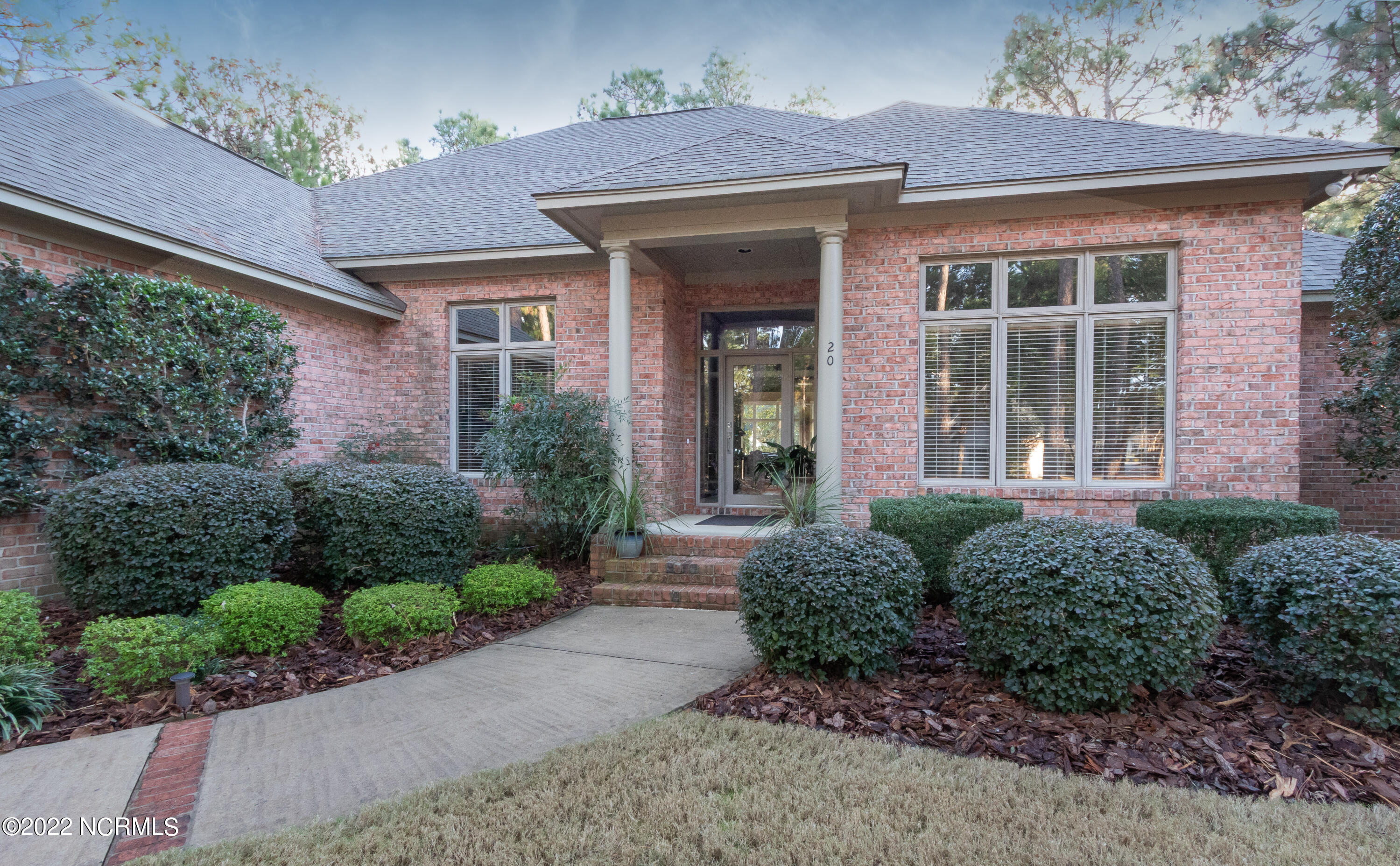 20 North Hills Road Pinehurst, NC 28374 - Photo 3 of 49 IMG_9902_Luminar4-edit