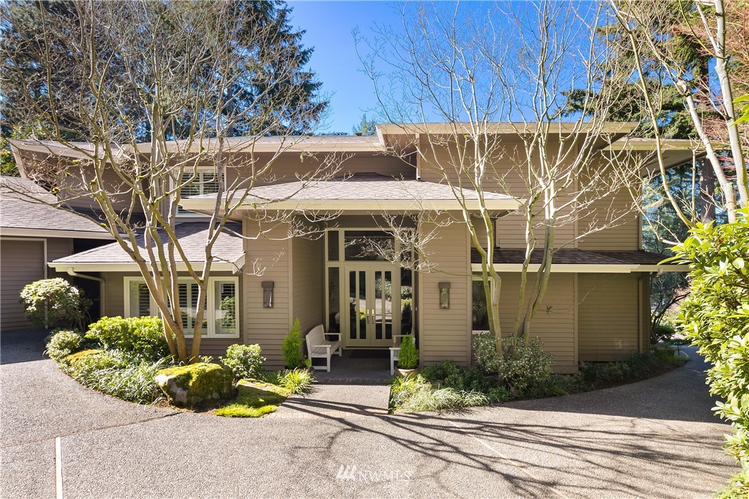 6050 78th Avenue Southeast Mercer Island, WA 98040 - Photo 1 of 40