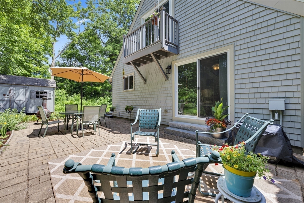 47 Horseshoe Circle Ware, MA 01082 - Photo 8 of 37 a outdoor space with patio furniture