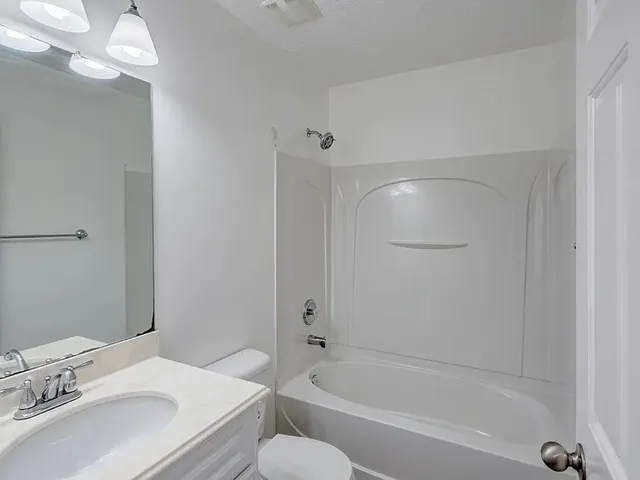 $2,400 | 2304 Hockett Drive, Nashville, TN 37218