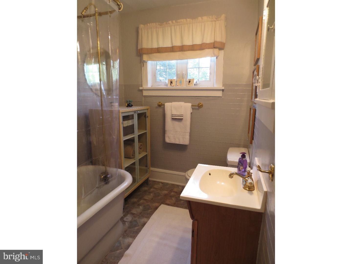 711 Amherst Road Audubon, NJ 08106 - Photo 18 of 25 Bathroom