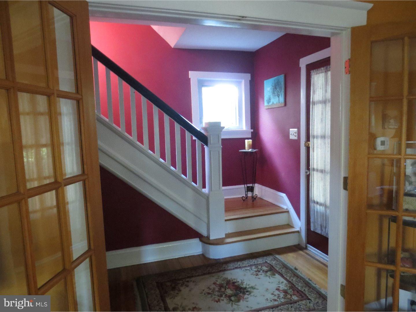 711 Amherst Road Audubon, NJ 08106 - Photo 4 of 25 Foyer