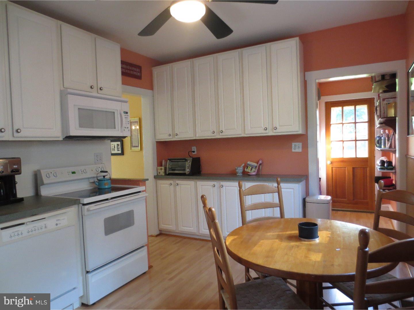 711 Amherst Road Audubon, NJ 08106 - Photo 10 of 25 Kitchen