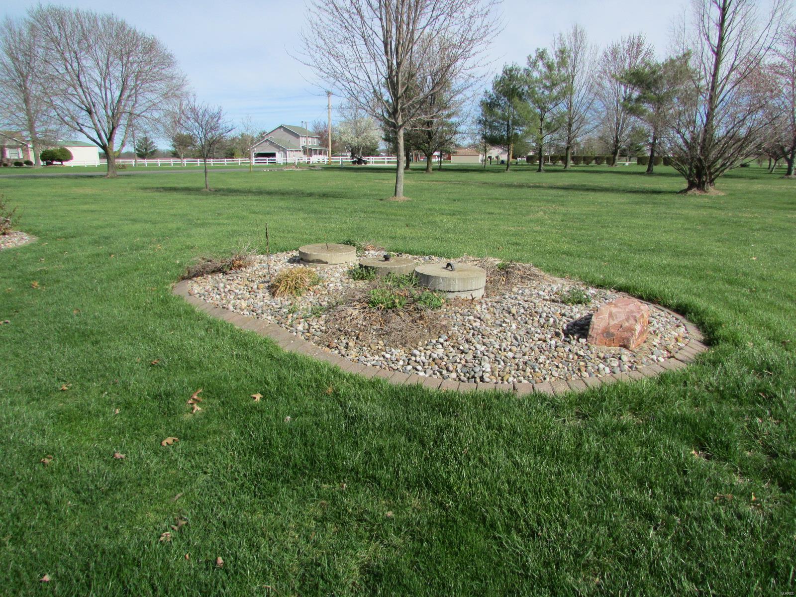 9007 North Humbert Road Brighton, IL 62012 - Photo 40 of 41