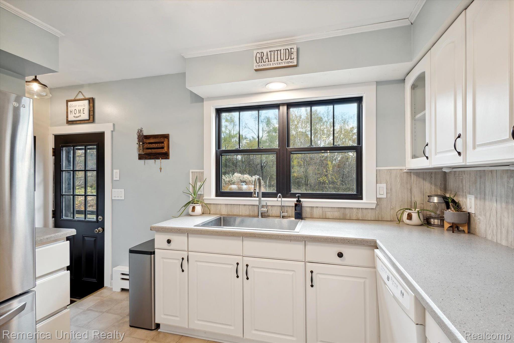 6051 Dutcher Road Howell, MI 48843 - Photo 10 of 42 Gallery Image 10