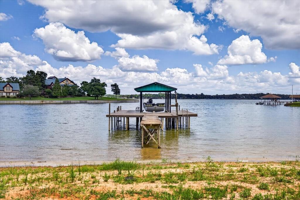 114 Meandering Way Mabank, TX 75156 - Photo 2 of 18